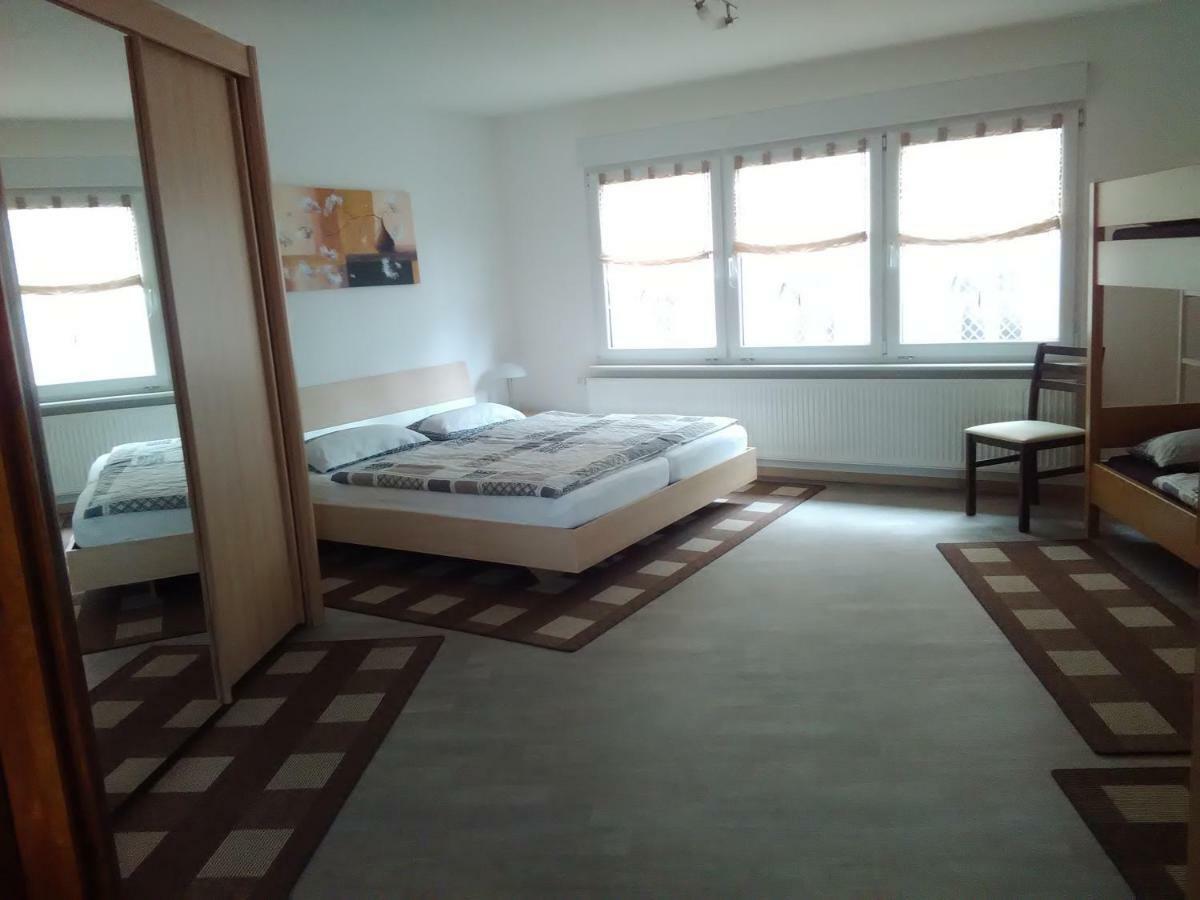 Ferienwohnung Menzel Gedern Bagian luar foto