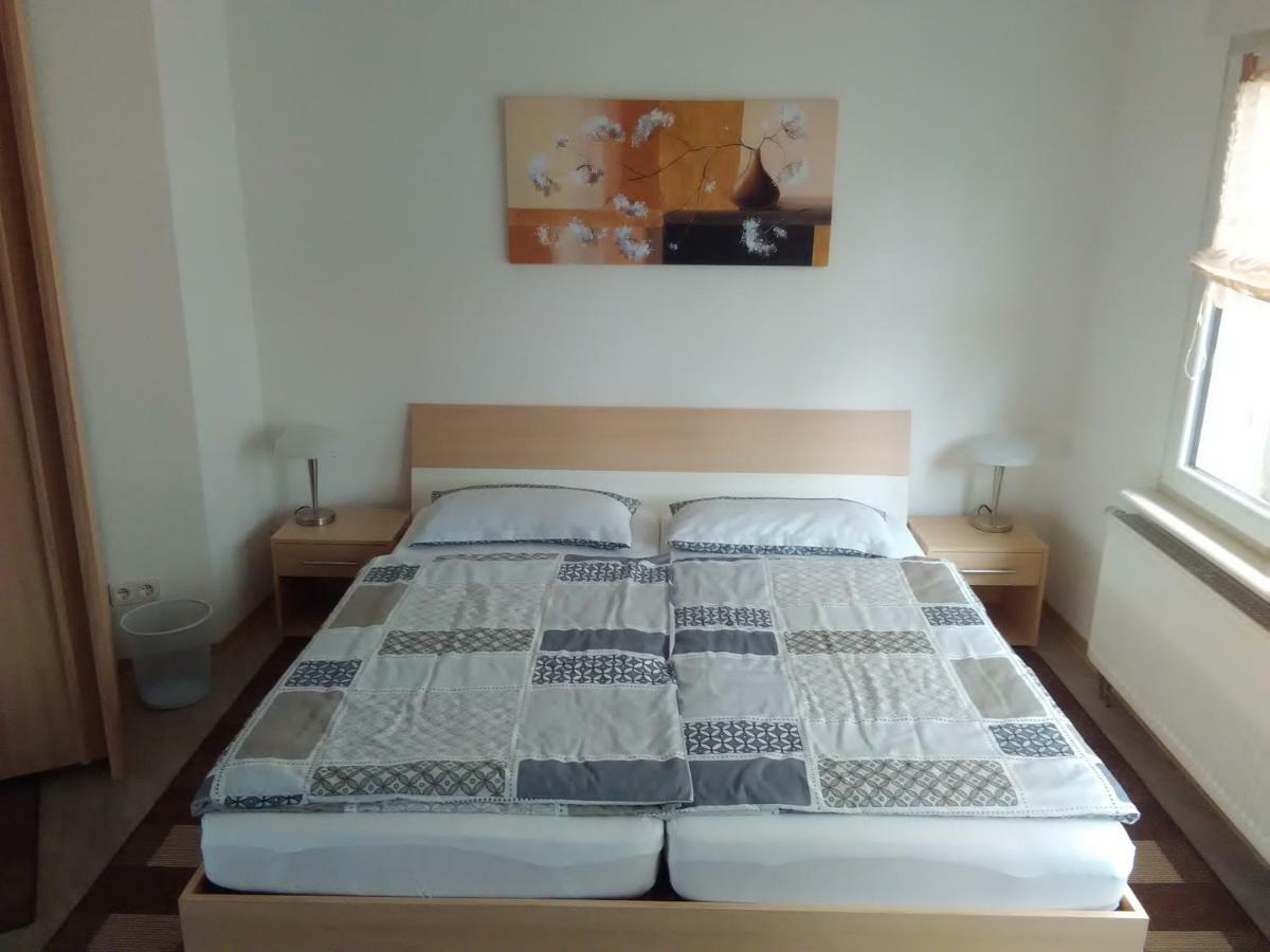 Ferienwohnung Menzel Gedern Bagian luar foto